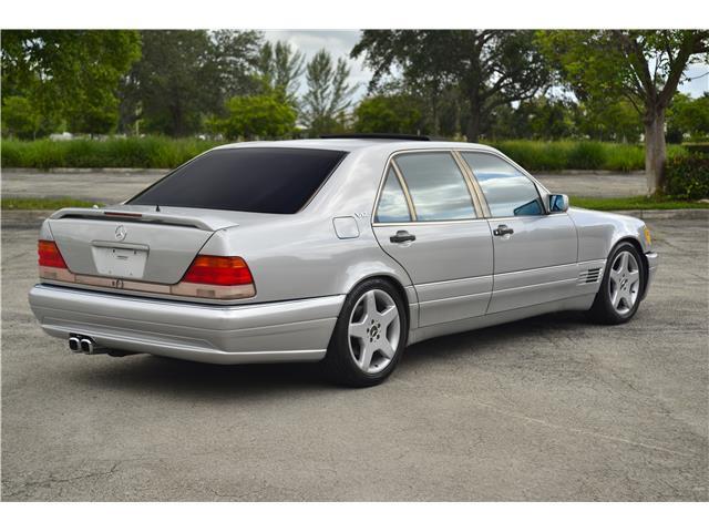 Mercedes-Benz-S-Class-1995-27