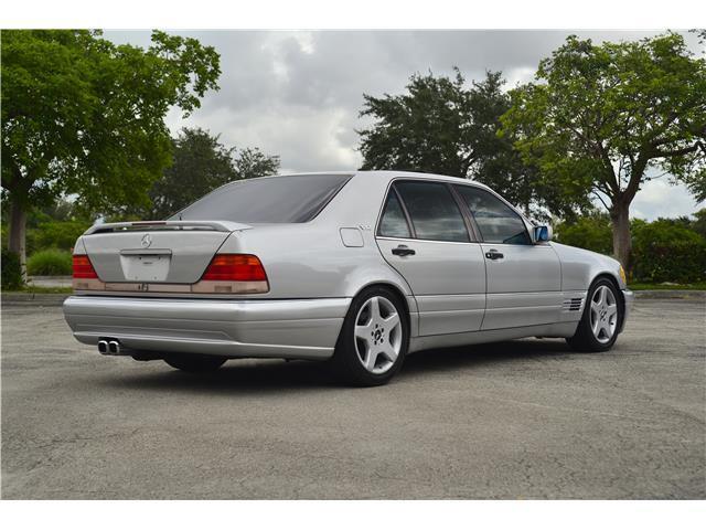 Mercedes-Benz-S-Class-1995-28