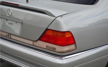 Mercedes-Benz-S-Class-1995-30