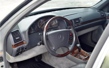 Mercedes-Benz-S-Class-1995-38