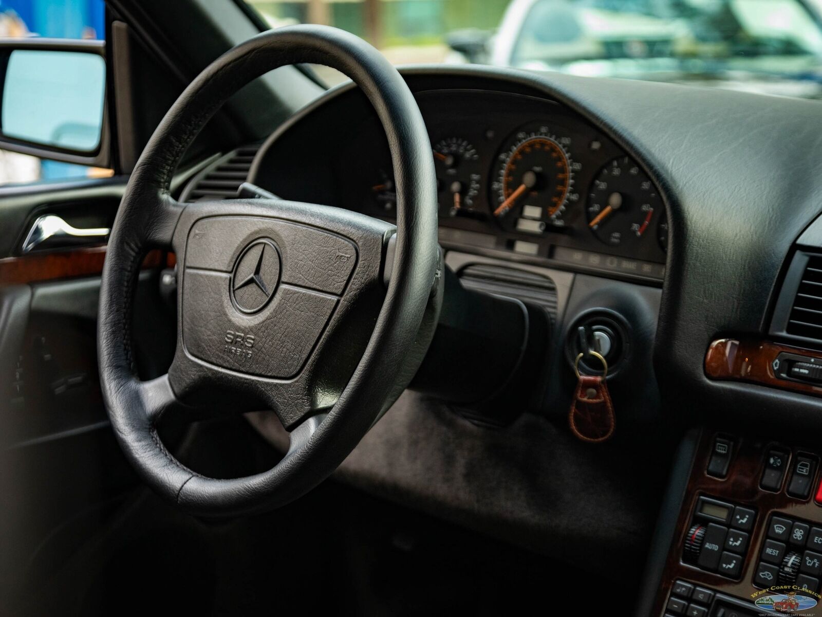 Mercedes-Benz-S-Class-Berline-1995-35