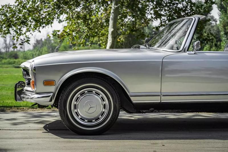 Mercedes-Benz-SL-Class-1971-8