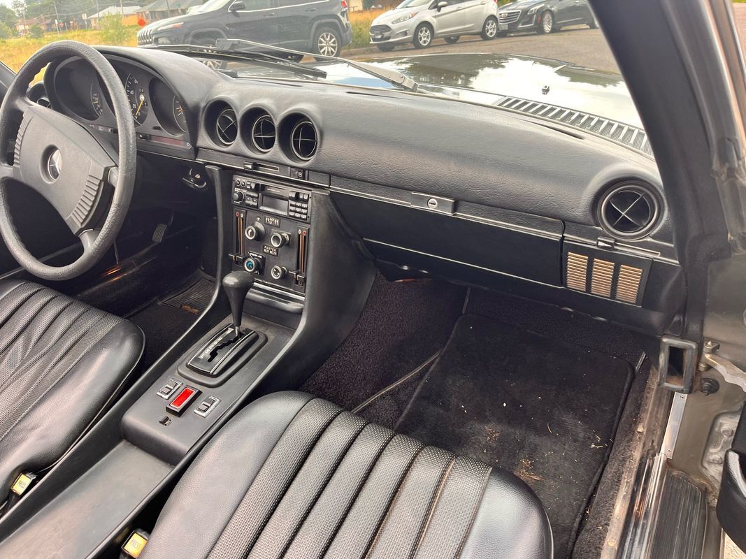 Mercedes-Benz-SL-Class-1974-Gray-Black-152435-35