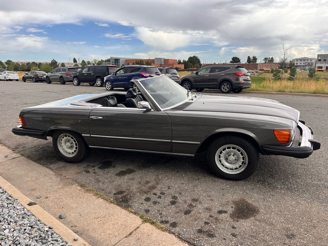 Mercedes-Benz-SL-Class-1974-Gray-Black-152435-4