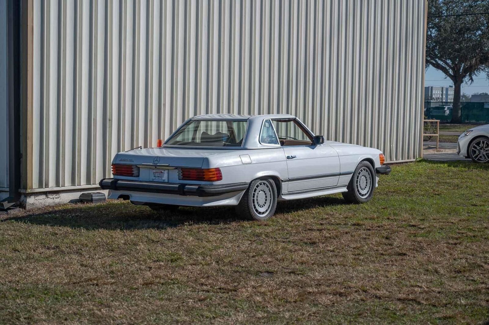 Mercedes-Benz-SL-Class-1977-5