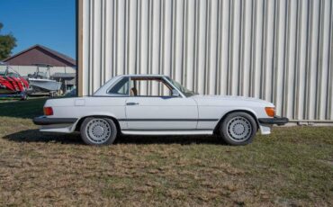 Mercedes-Benz-SL-Class-1977-6