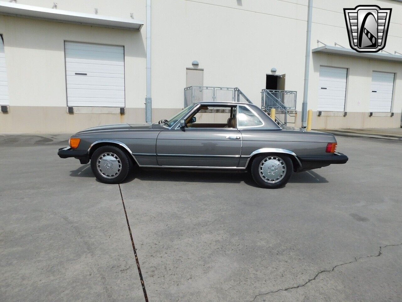 Mercedes-Benz-SL-Class-1981-Silver-Tan-249143-5