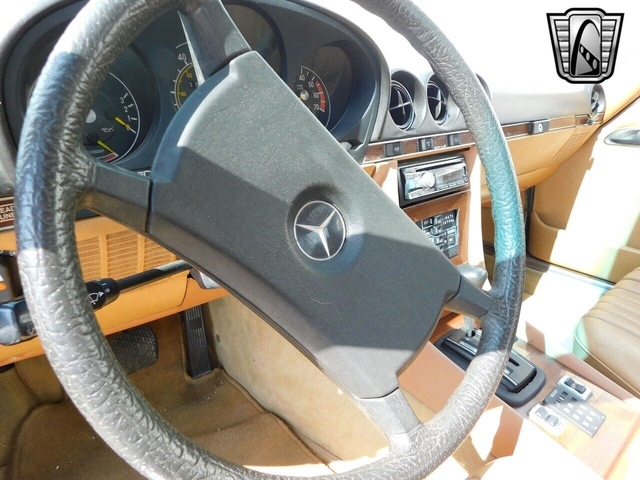 Mercedes-Benz-SL-Class-1981-Silver-Tan-249143-9