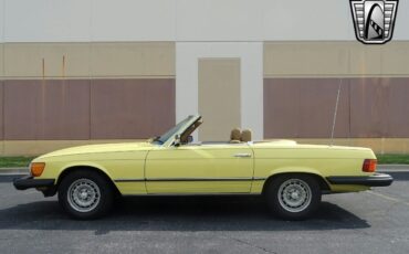 Mercedes-Benz-SL-Class-1982-Yellow-Tan-183864-2