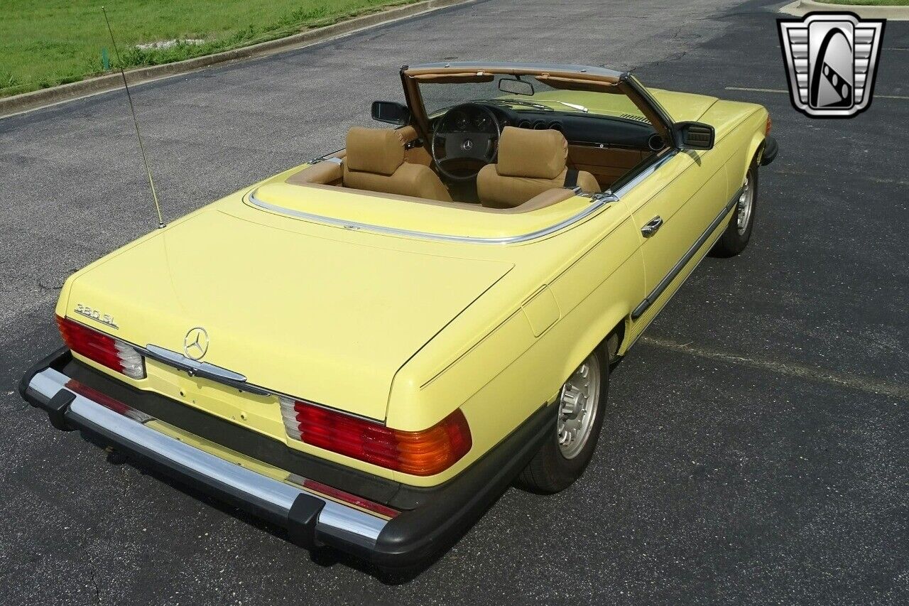 Mercedes-Benz-SL-Class-1982-Yellow-Tan-183864-4