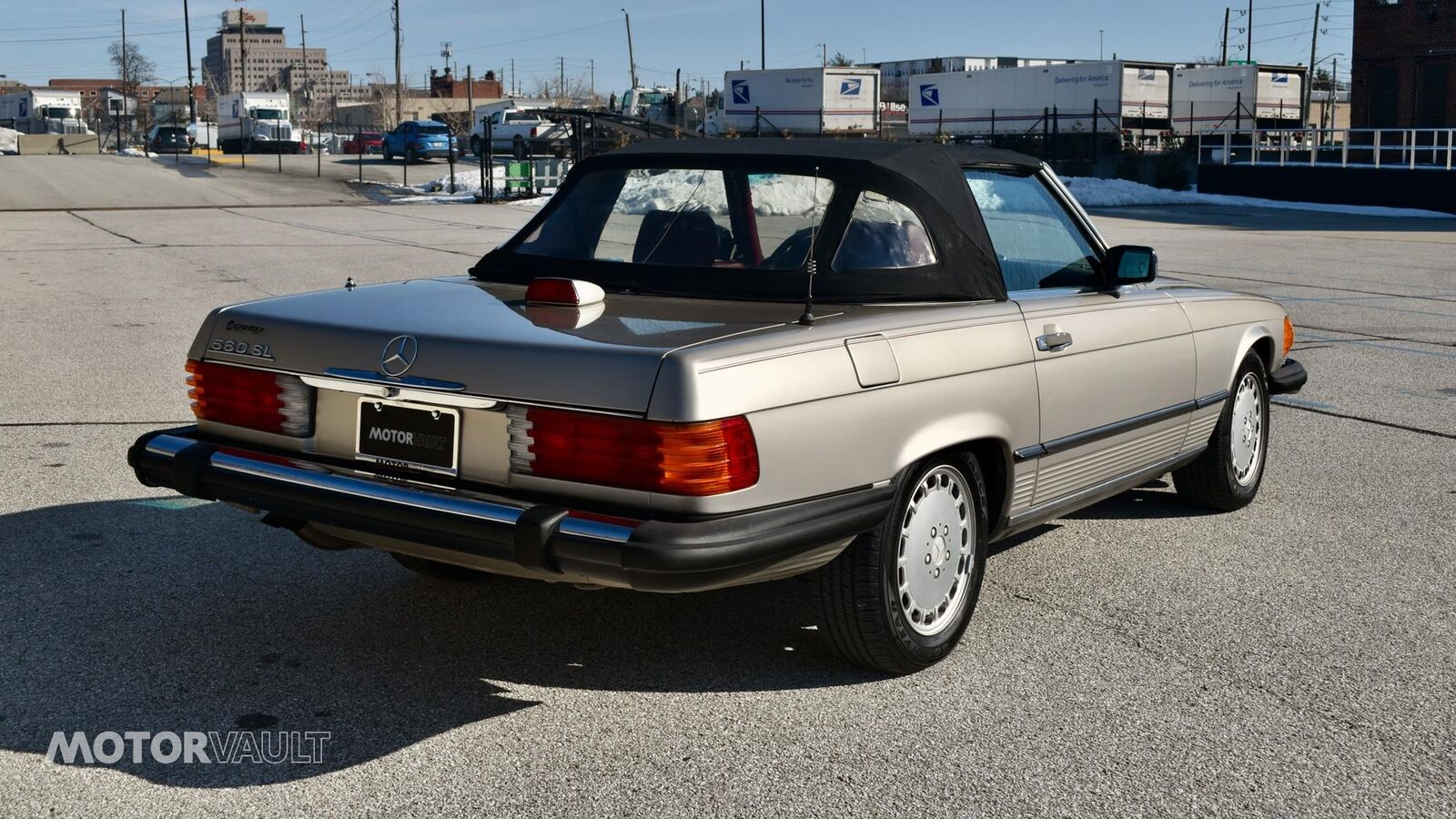 Mercedes-Benz-SL-Class-1986-Silver-Red-156732-13