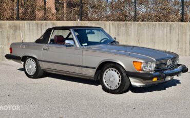 Mercedes-Benz-SL-Class-1986-Silver-Red-156732-15