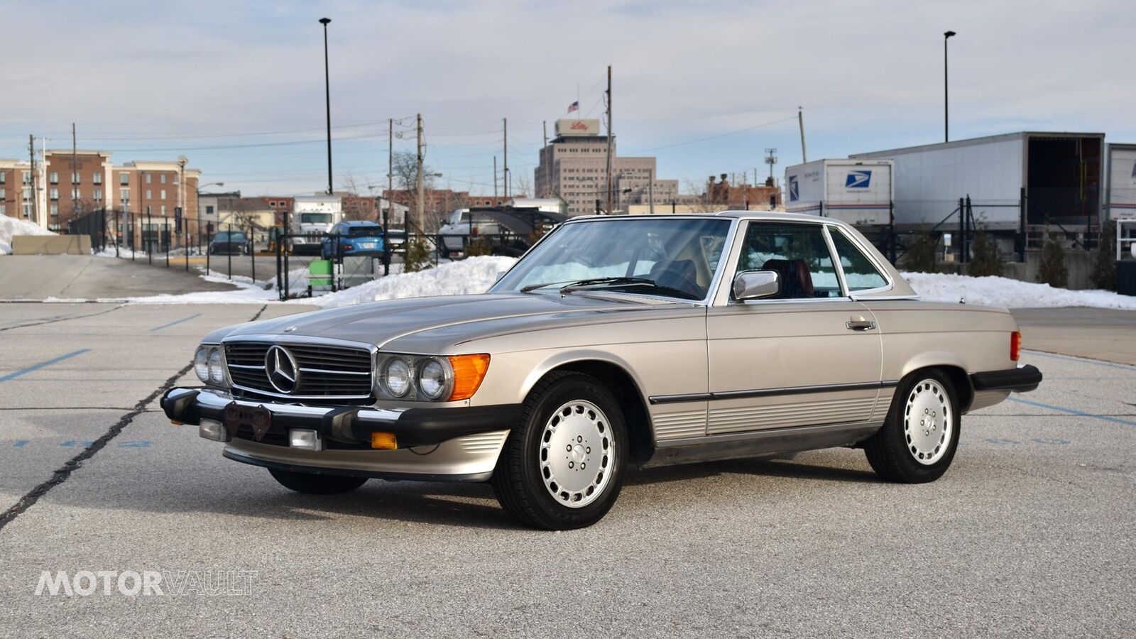 Mercedes-Benz-SL-Class-1986-Silver-Red-156732-2