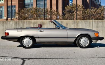 Mercedes-Benz-SL-Class-1986-Silver-Red-156732-31