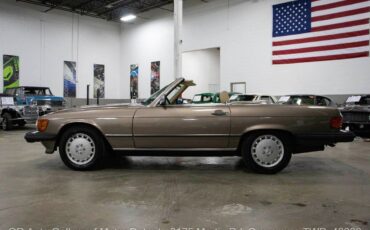 Mercedes-Benz-SL-Class-1987-4