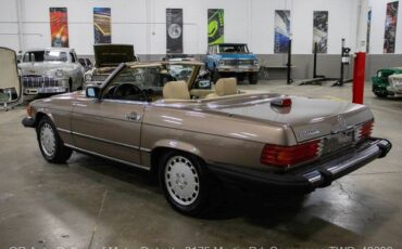 Mercedes-Benz-SL-Class-1987-5