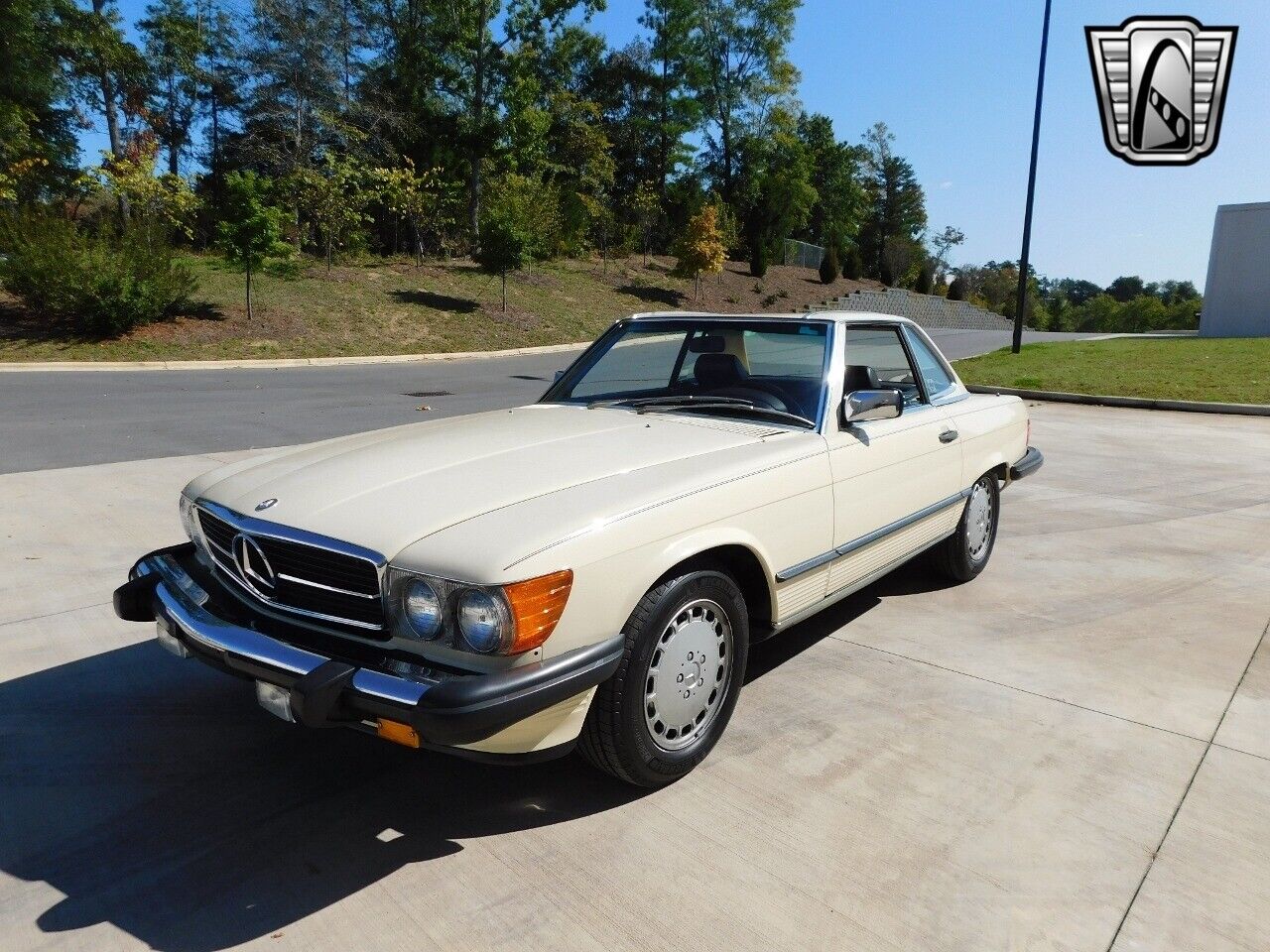 Mercedes-Benz-SL-Class-1987-Tan-Brown-36598-4