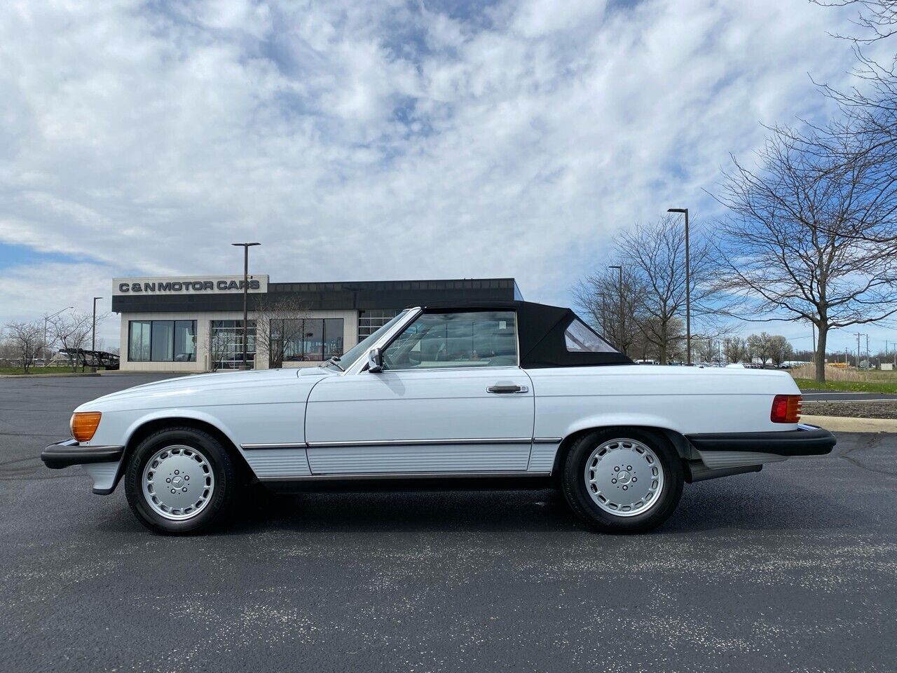 Mercedes-Benz-SL-Class-1989-White-Gray-81196-7