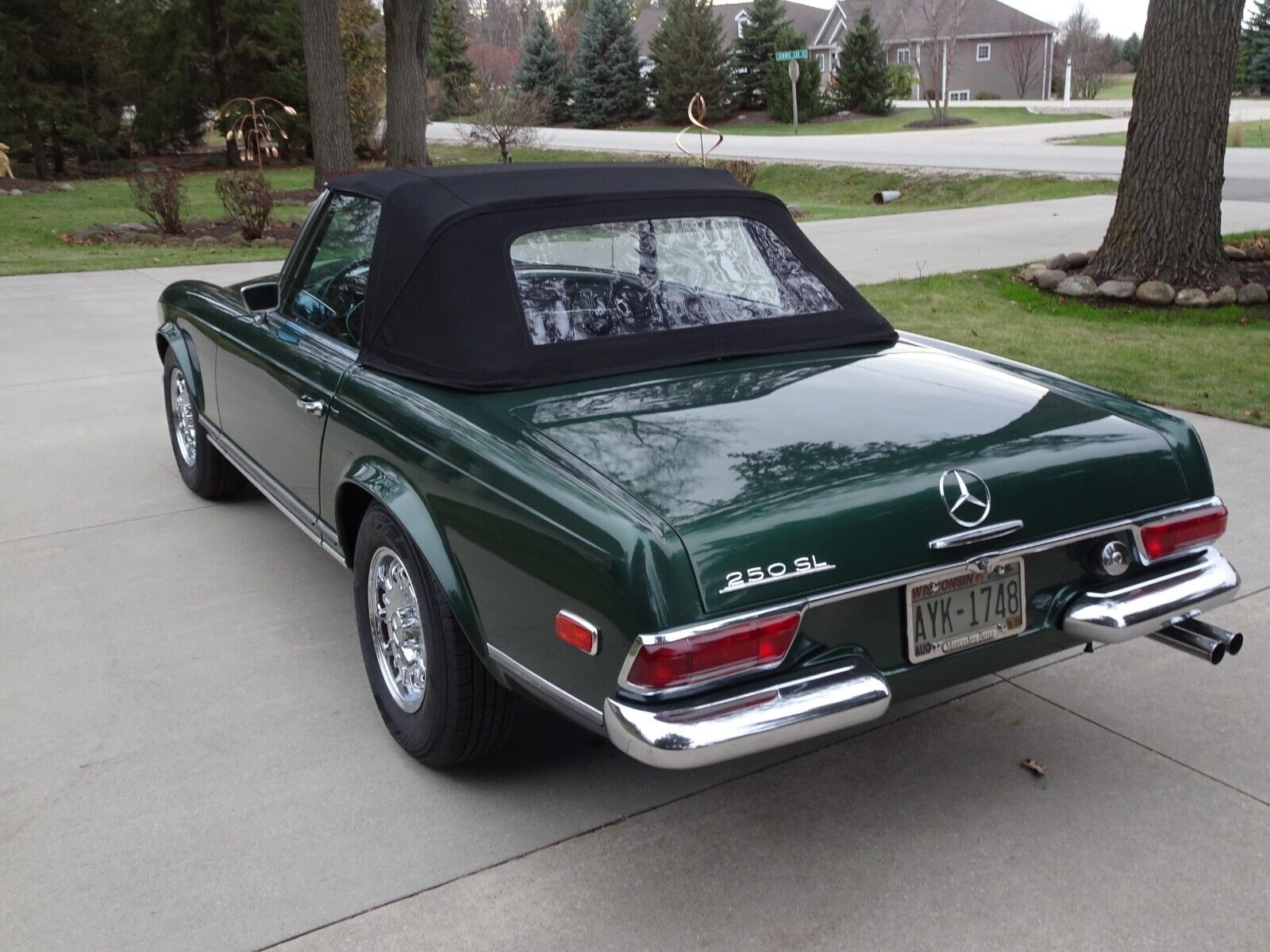 Mercedes-Benz-SL-Class-Cabriolet-1968-1