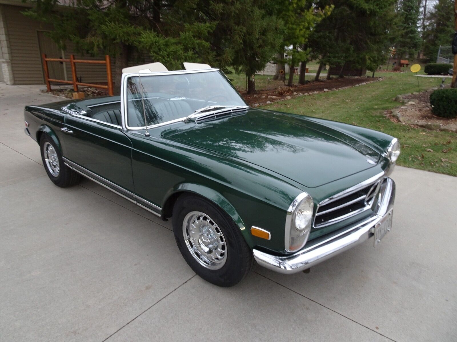 Mercedes-Benz-SL-Class-Cabriolet-1968-10