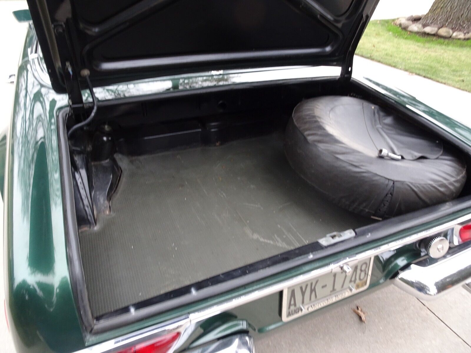 Mercedes-Benz-SL-Class-Cabriolet-1968-27