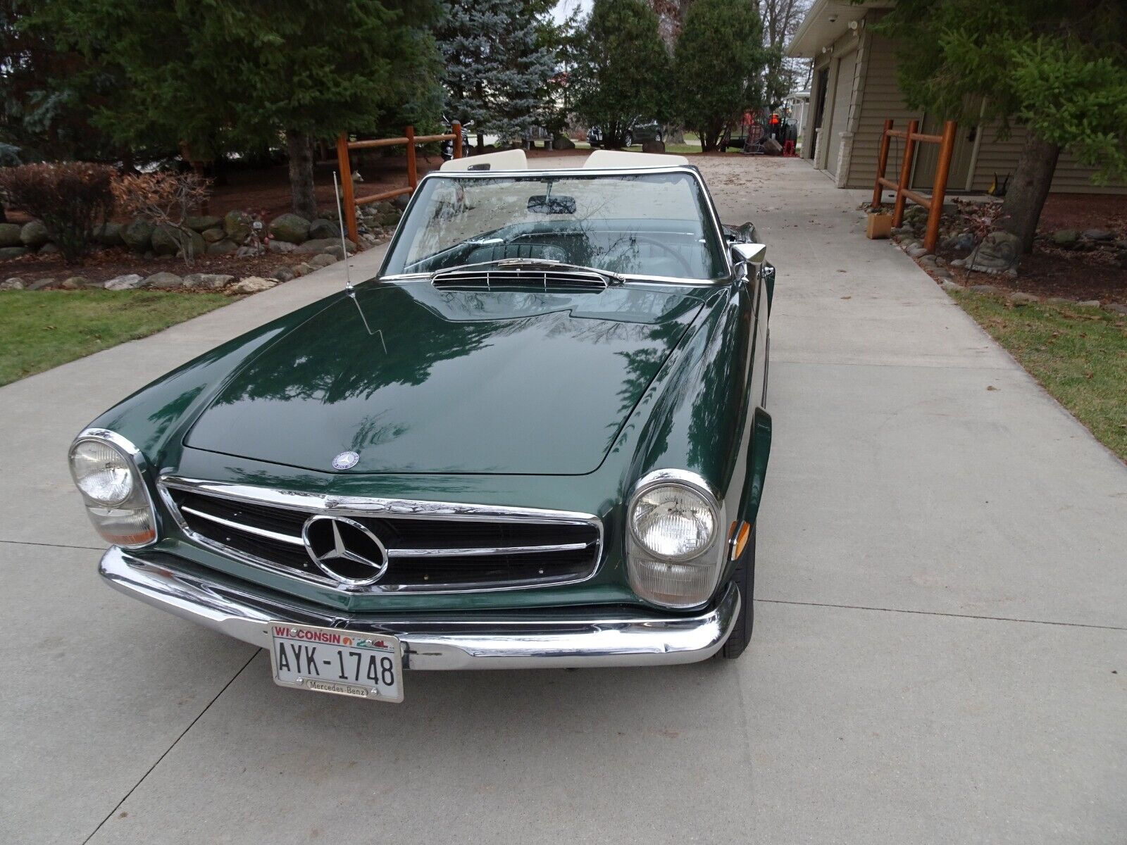 Mercedes-Benz-SL-Class-Cabriolet-1968-9