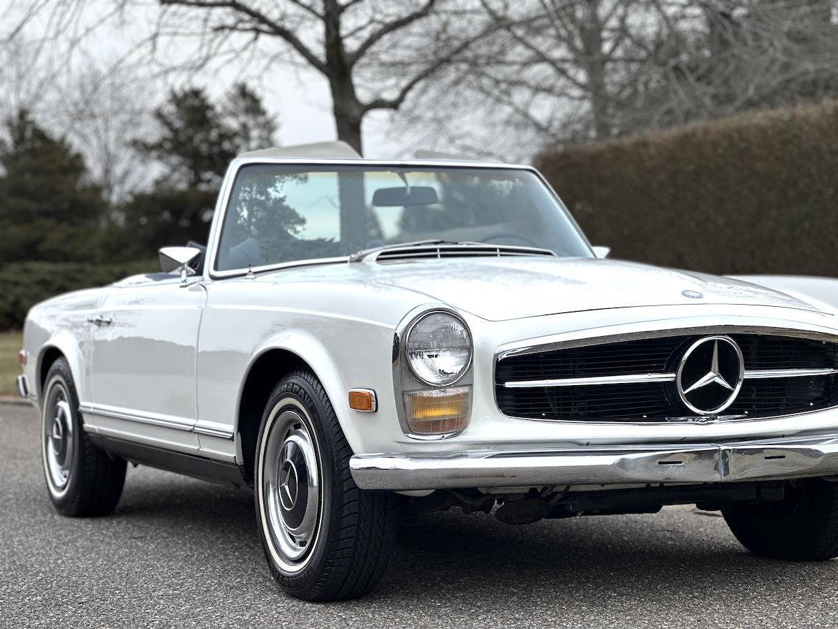 Mercedes-Benz-SL-Class-Cabriolet-1969-White-Blue-33574-24