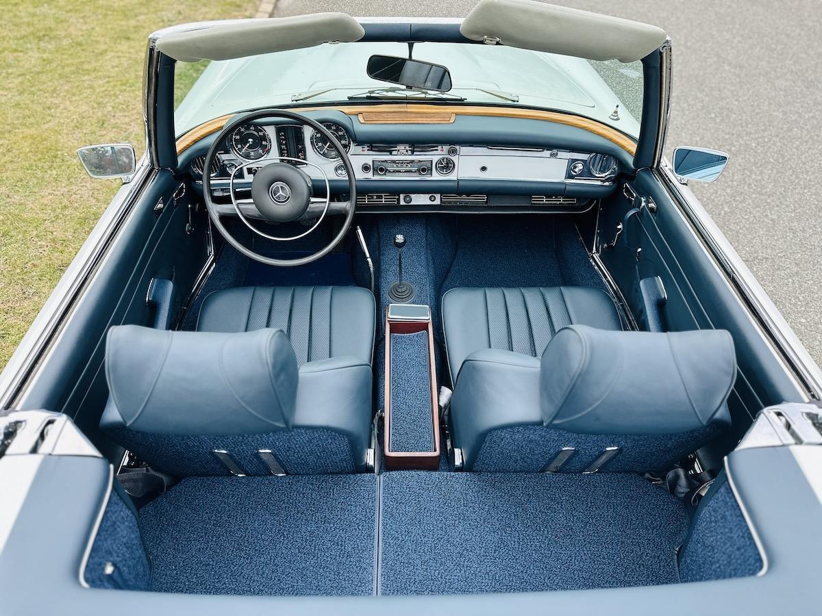 Mercedes-Benz-SL-Class-Cabriolet-1969-White-Blue-33574-31