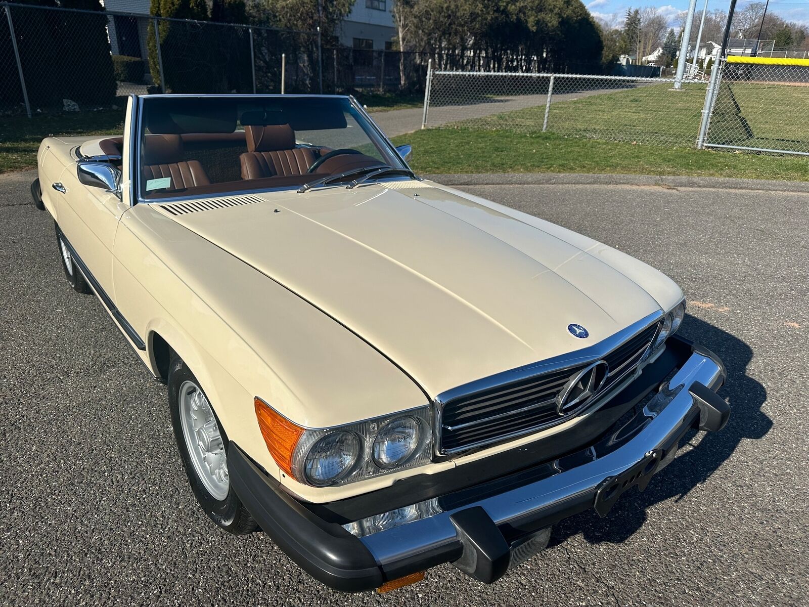 Mercedes-Benz-SL-Class-Cabriolet-1976-11