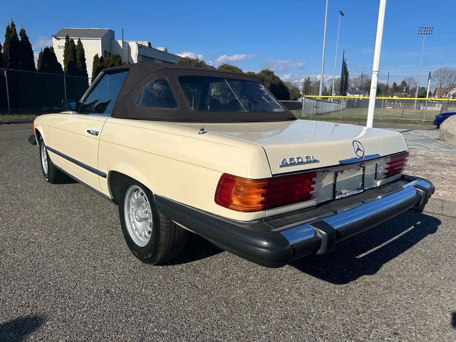 Mercedes-Benz-SL-Class-Cabriolet-1976-15