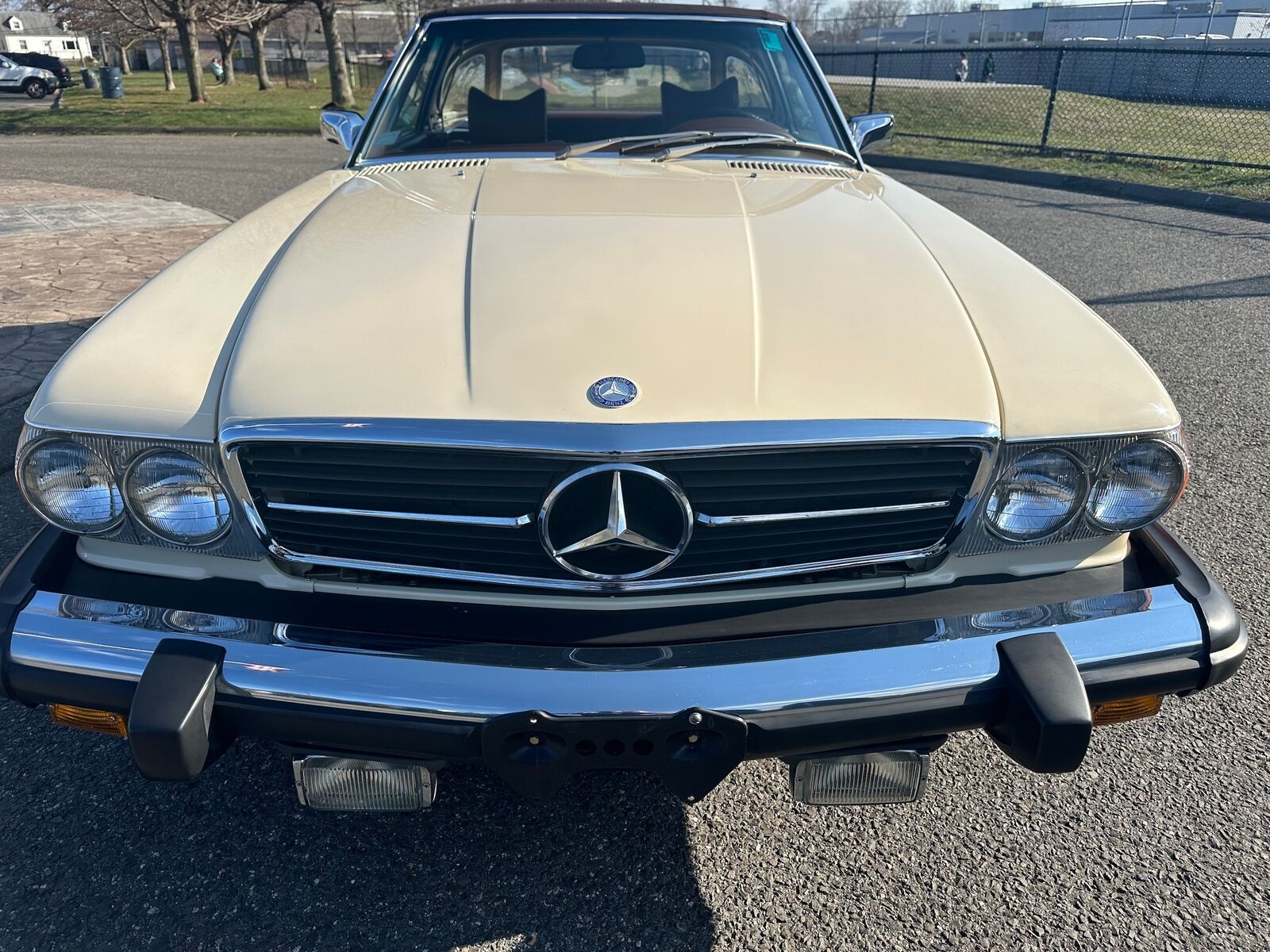 Mercedes-Benz-SL-Class-Cabriolet-1976-4