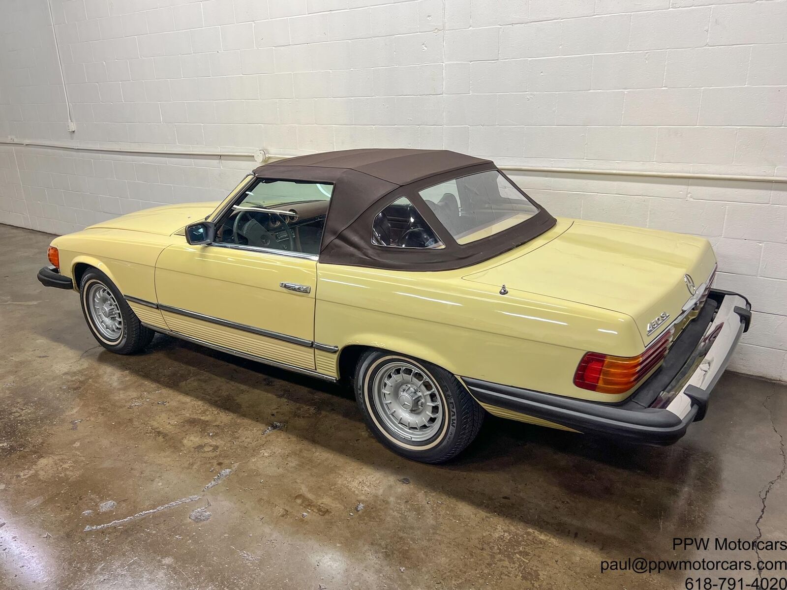 Mercedes-Benz-SL-Class-Cabriolet-1977-11