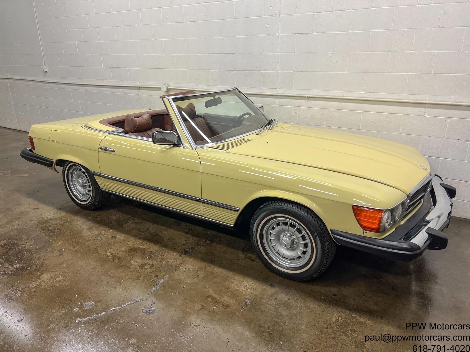 Mercedes-Benz-SL-Class-Cabriolet-1977-22