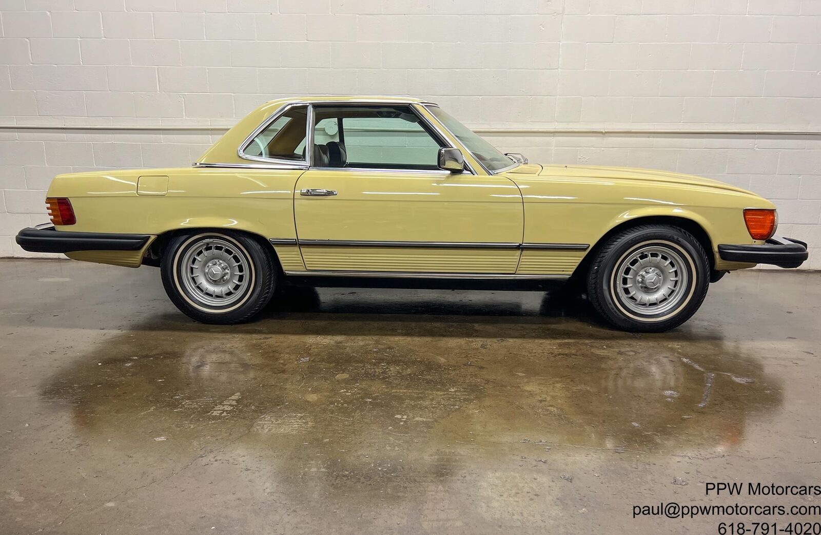 Mercedes-Benz-SL-Class-Cabriolet-1977-30