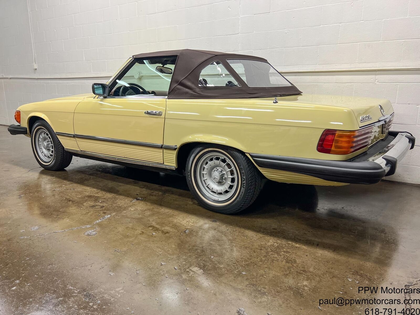 Mercedes-Benz-SL-Class-Cabriolet-1977-8