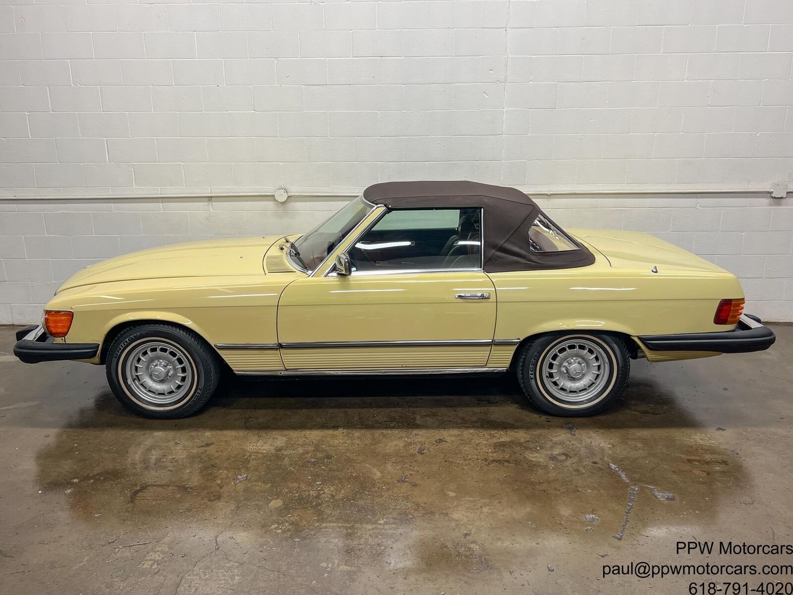 Mercedes-Benz-SL-Class-Cabriolet-1977-9