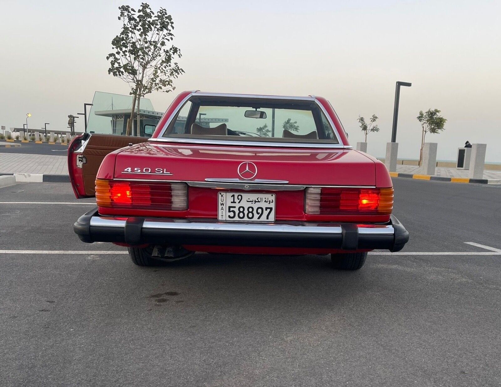 Mercedes-Benz-SL-Class-Cabriolet-1978-3