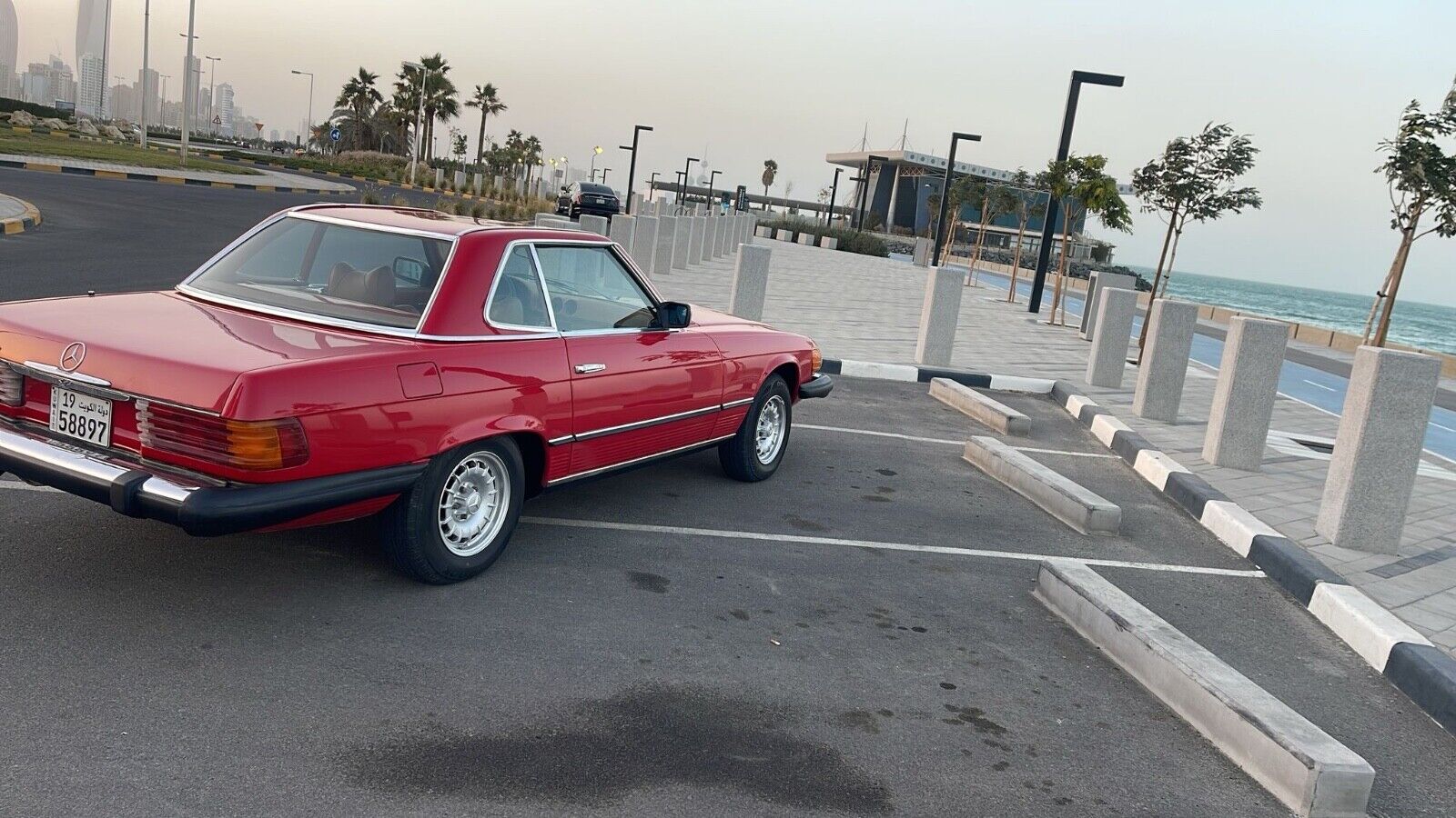 Mercedes-Benz-SL-Class-Cabriolet-1978-4