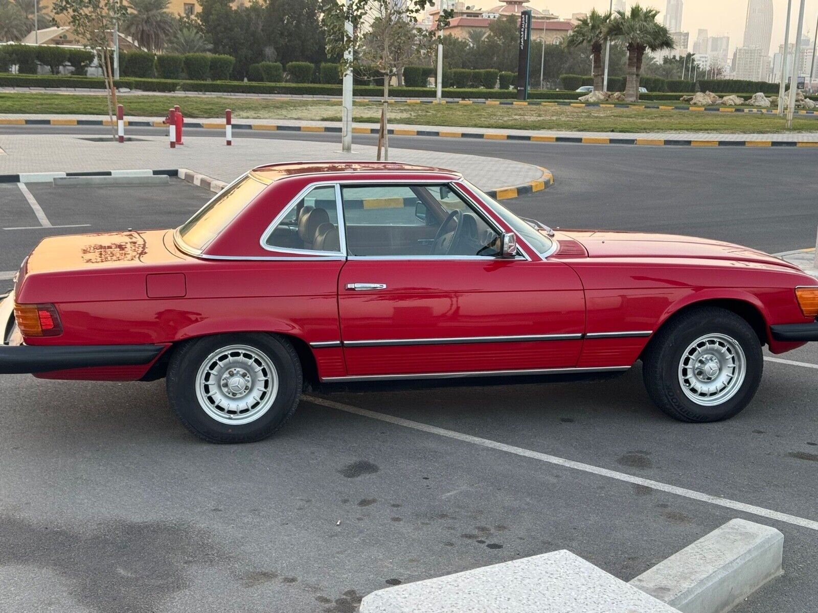 Mercedes-Benz-SL-Class-Cabriolet-1978-5