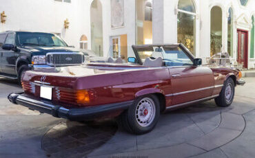 Mercedes-Benz-SL-Class-Cabriolet-1979-7