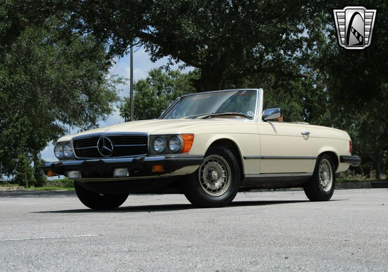 Mercedes-Benz-SL-Class-Cabriolet-1979-Light-Ivory-Tan-117331-9