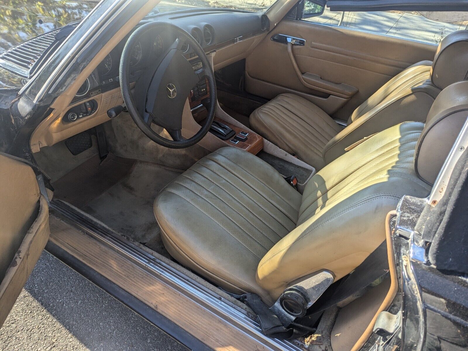 Mercedes-Benz-SL-Class-Cabriolet-1980-16