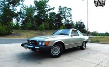 Mercedes-Benz-SL-Class-Cabriolet-1980-Green-Saddle-171035-2