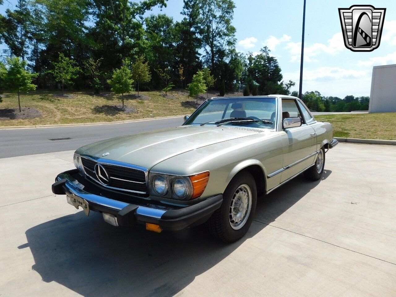 Mercedes-Benz-SL-Class-Cabriolet-1980-Green-Saddle-171035-4