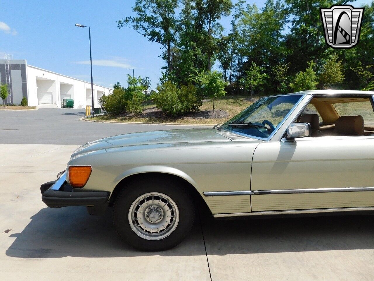 Mercedes-Benz-SL-Class-Cabriolet-1980-Green-Saddle-171035-5