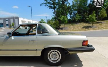 Mercedes-Benz-SL-Class-Cabriolet-1980-Green-Saddle-171035-7