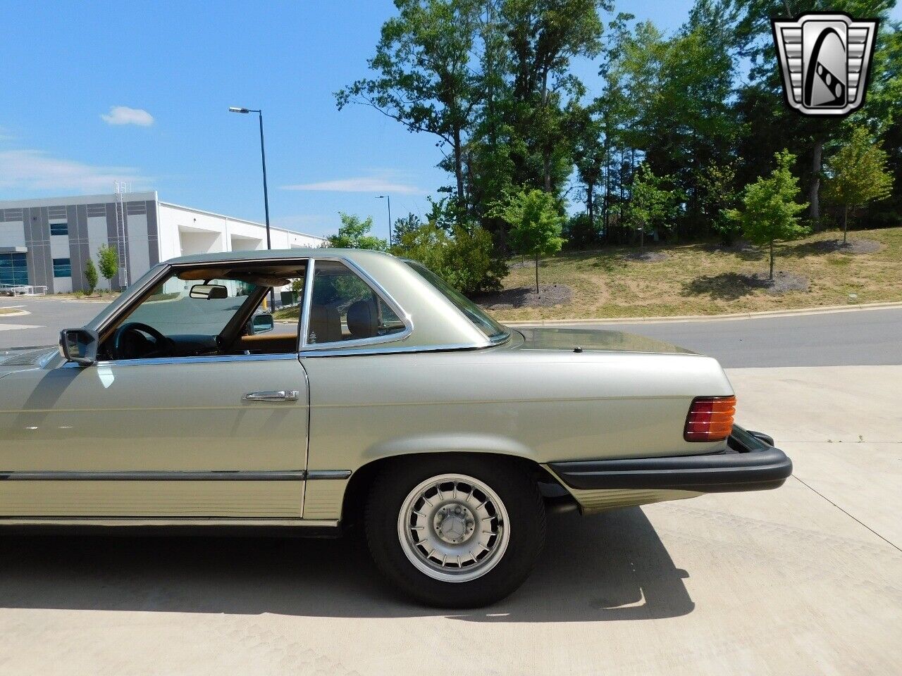 Mercedes-Benz-SL-Class-Cabriolet-1980-Green-Saddle-171035-7