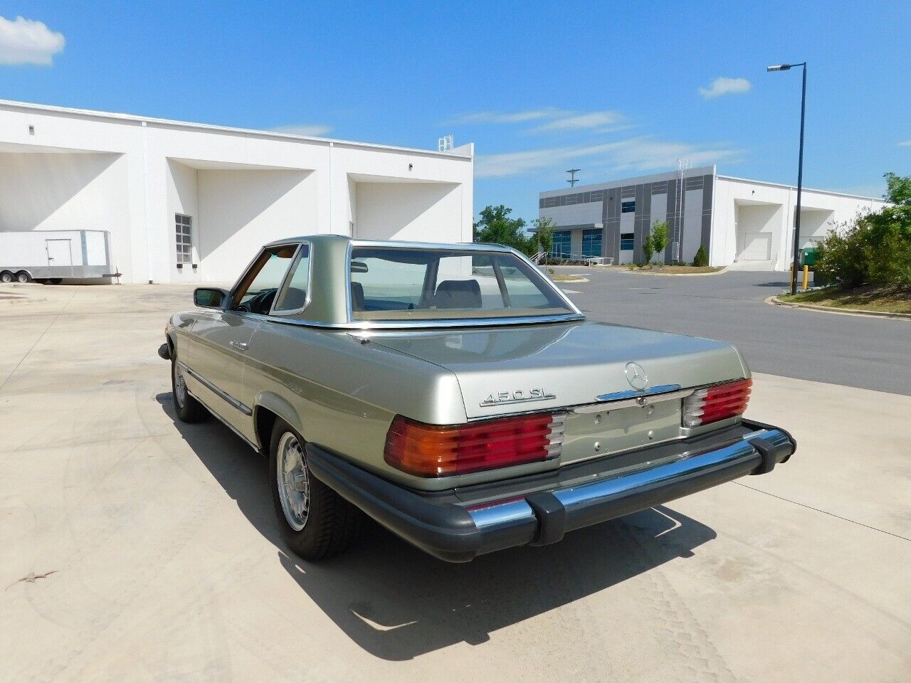 Mercedes-Benz-SL-Class-Cabriolet-1980-Green-Saddle-171035-8