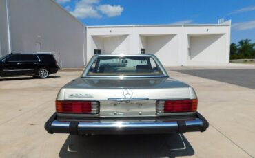 Mercedes-Benz-SL-Class-Cabriolet-1980-Green-Saddle-171035-9