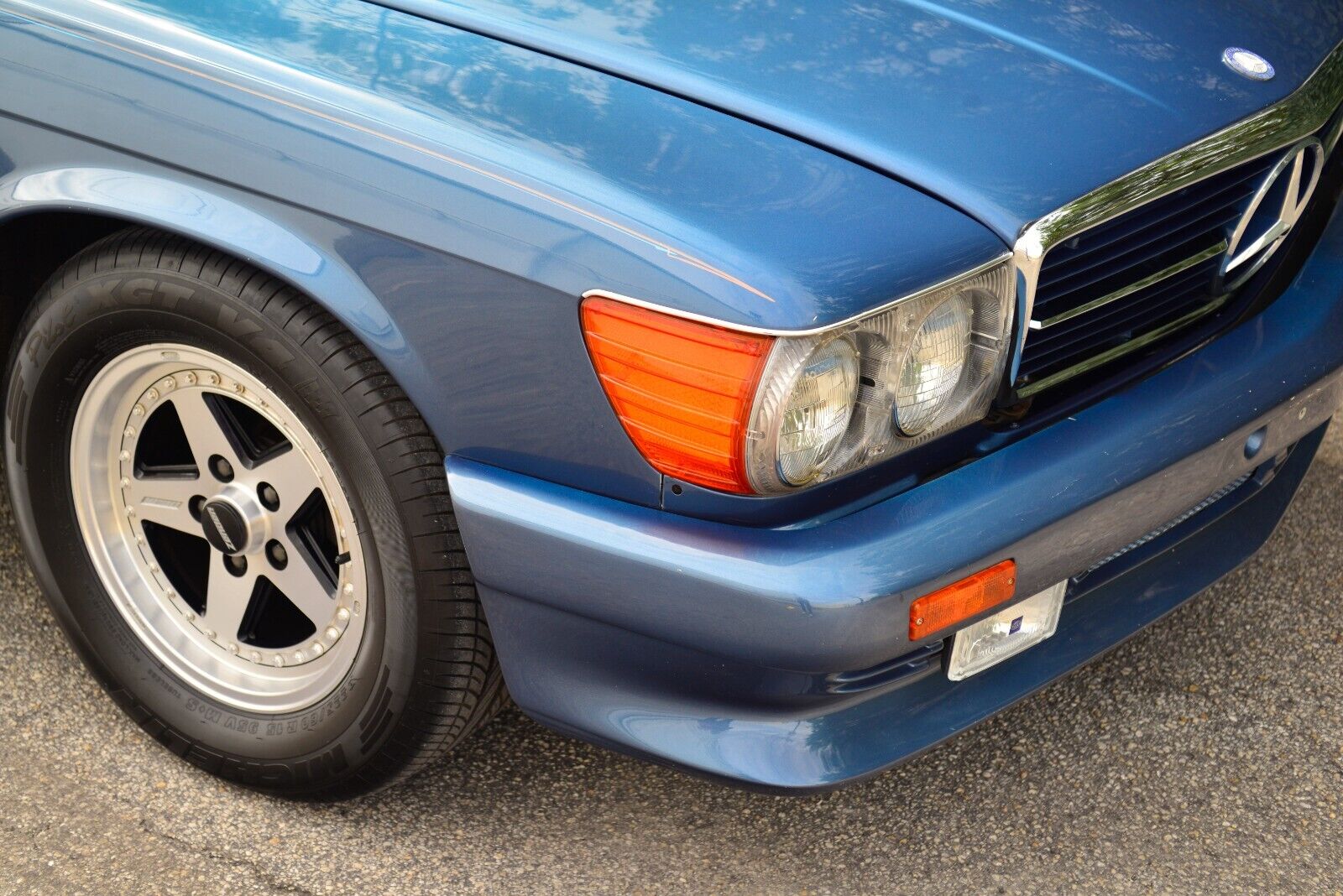 Mercedes-Benz-SL-Class-Cabriolet-1984-11